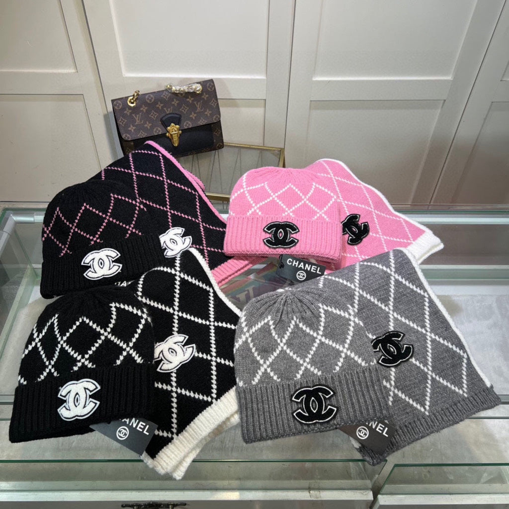 CHANEL SET HAT AND SCARF IN SMOKE GRAY MIX WHITE WOOL 422596
