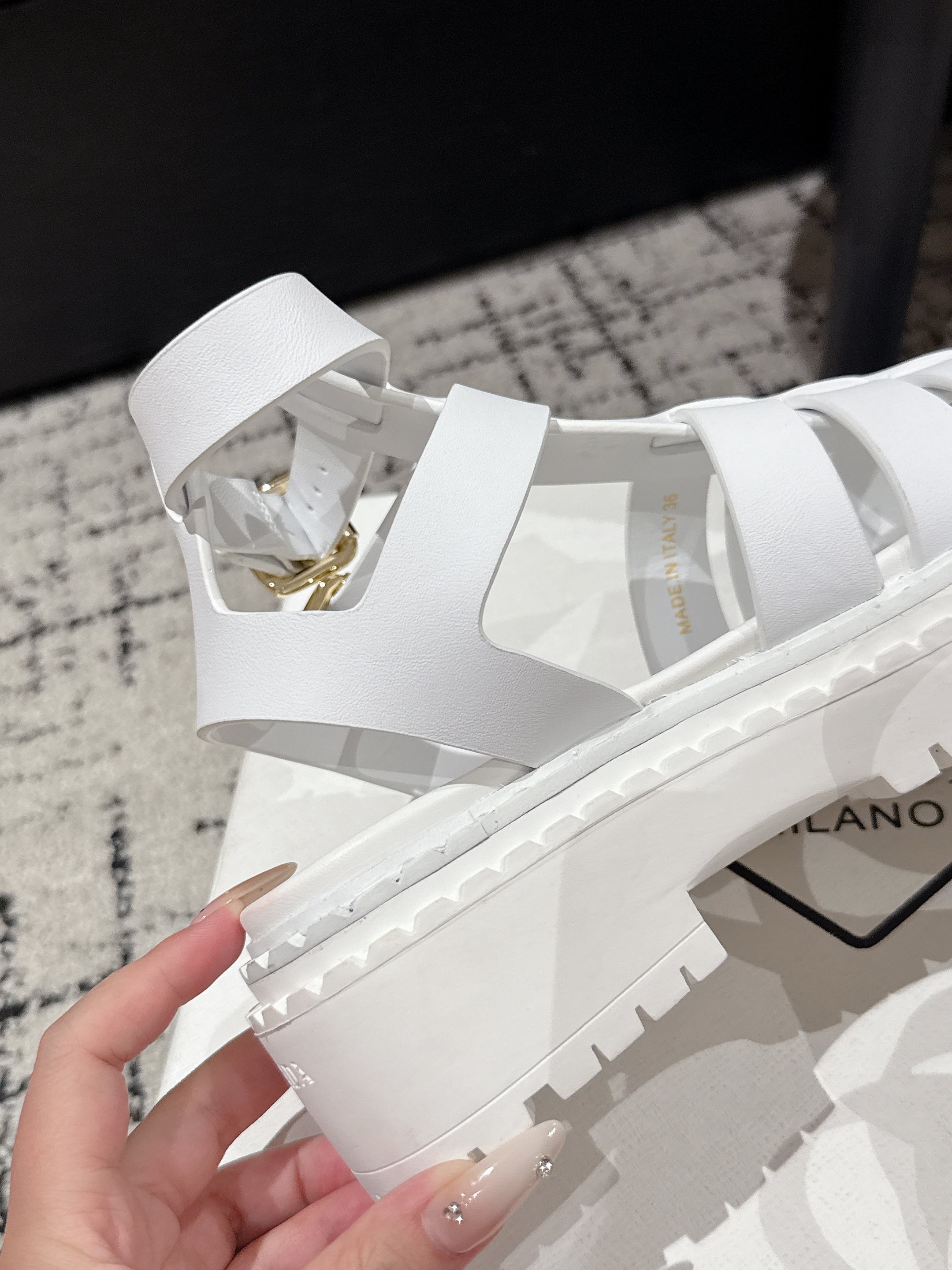 PRADA 25S HIGH TOP OPEN TOE FISHERMAN SANLS IN WHITE CALFSKIN
