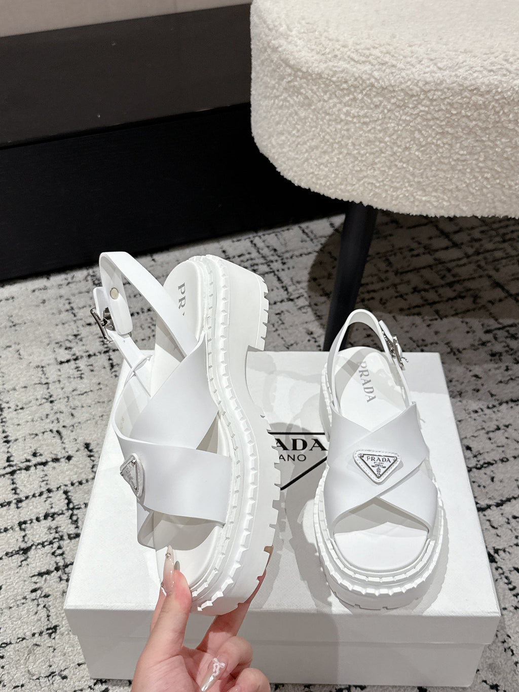 PRADA 25S CRISSCROSS SANLS IN WHITE CALFSKIN LOGO