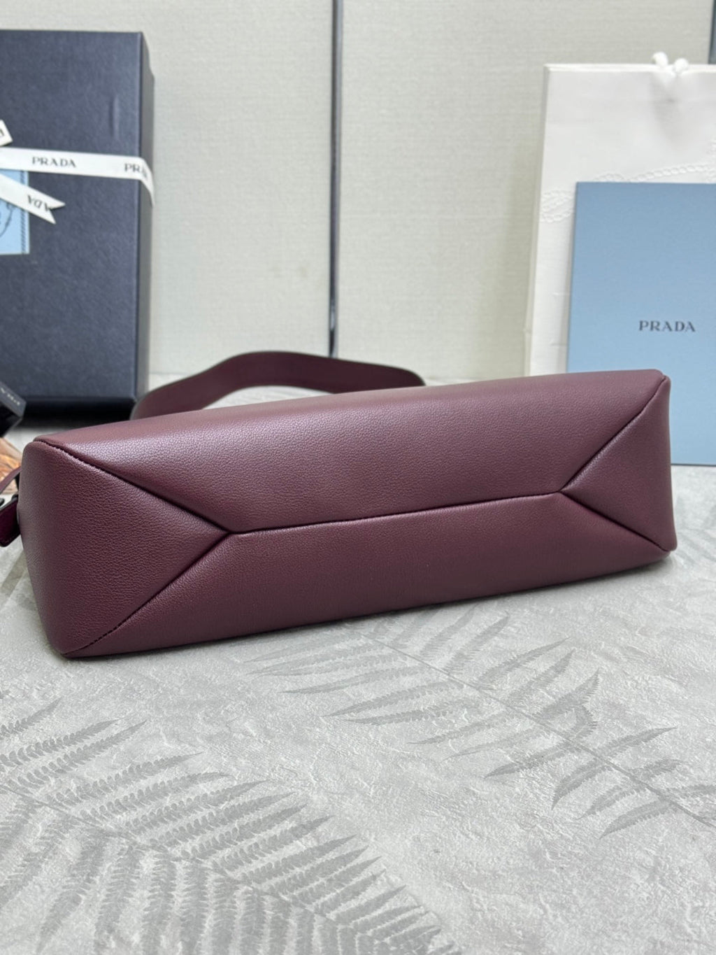 PRADA 25S AIMEE MEDIUM SHOULDER BAG 39 IN BURGUNDY CALFSKIN