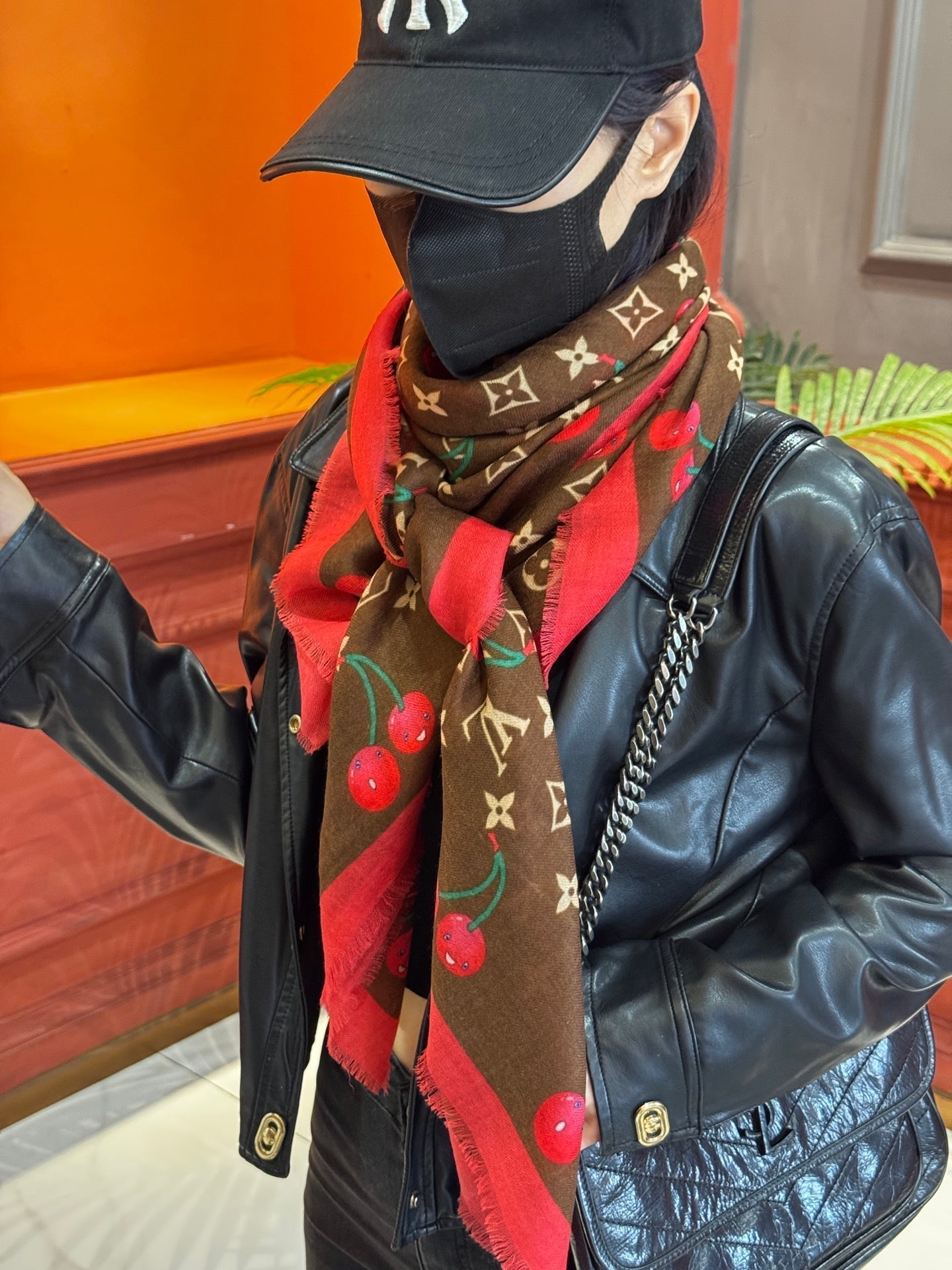 LOUIS VUITTON LV SCARF 140 CM IN CASHMERE 721493