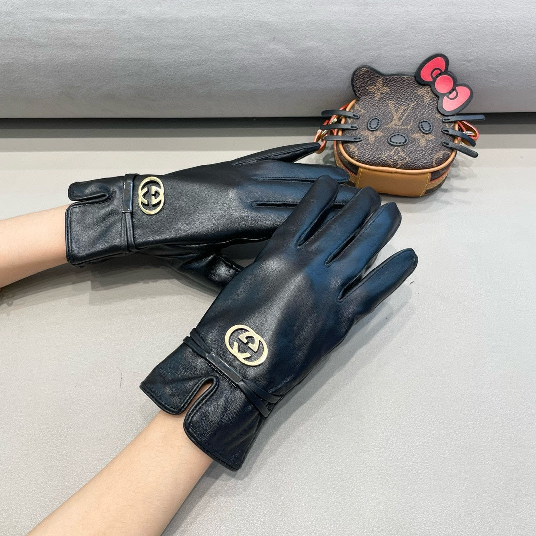 GUCCI TOUCHSCREEN GLOVES IN BLACK SHEEPSKIN 391498