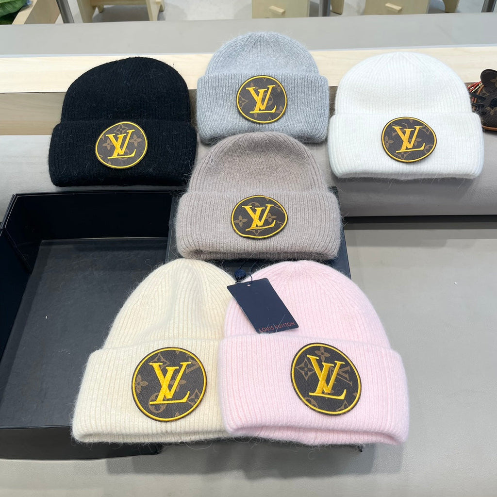 LOUIS VUITTON KNITTED BEANIE HAT IN BLACK WOOL AND RABBIT FUR 417754