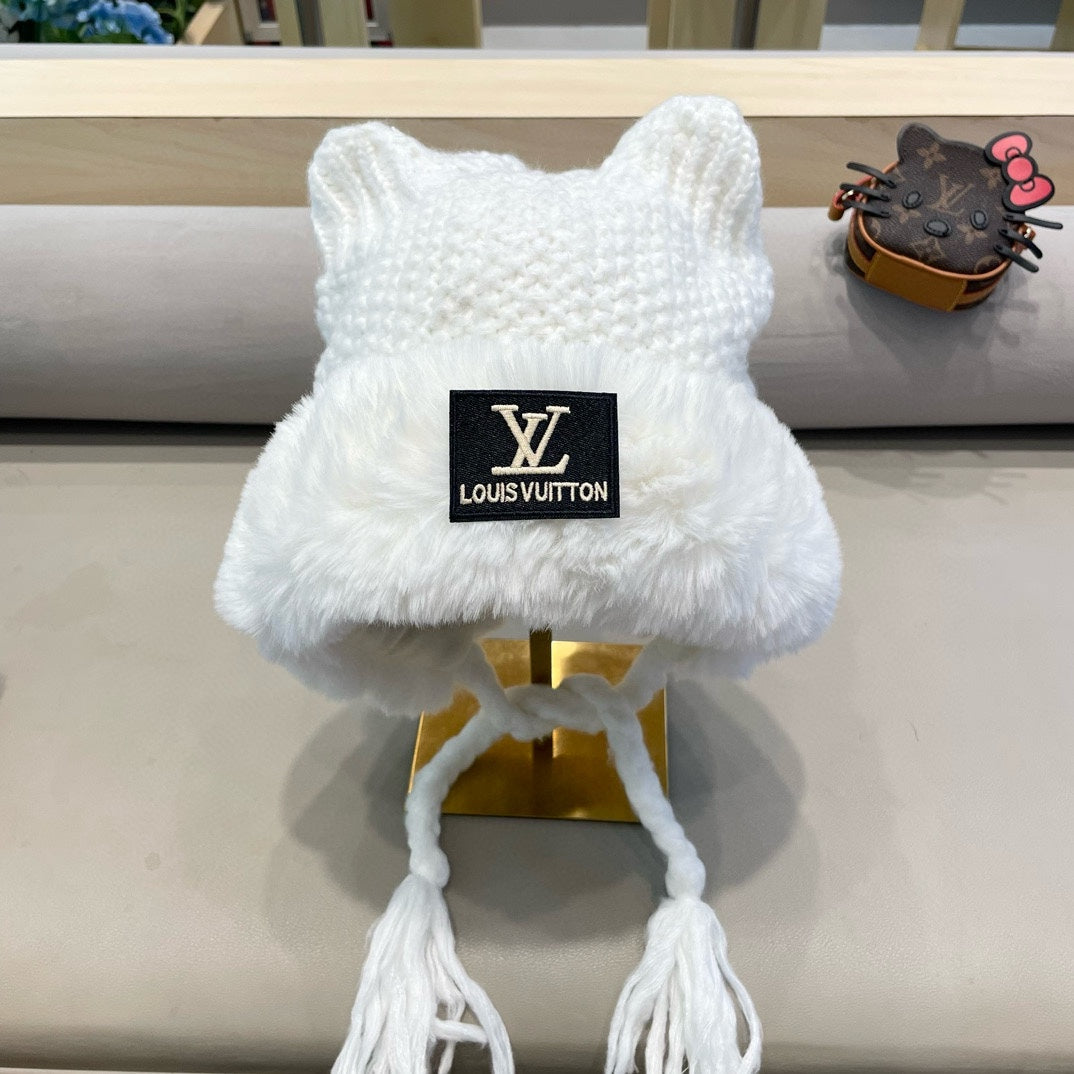 LOUIS VUITTON KNITTED BEANIE HAT IN WHITE WOOL WITH JAPANESE CAT EARS 421259