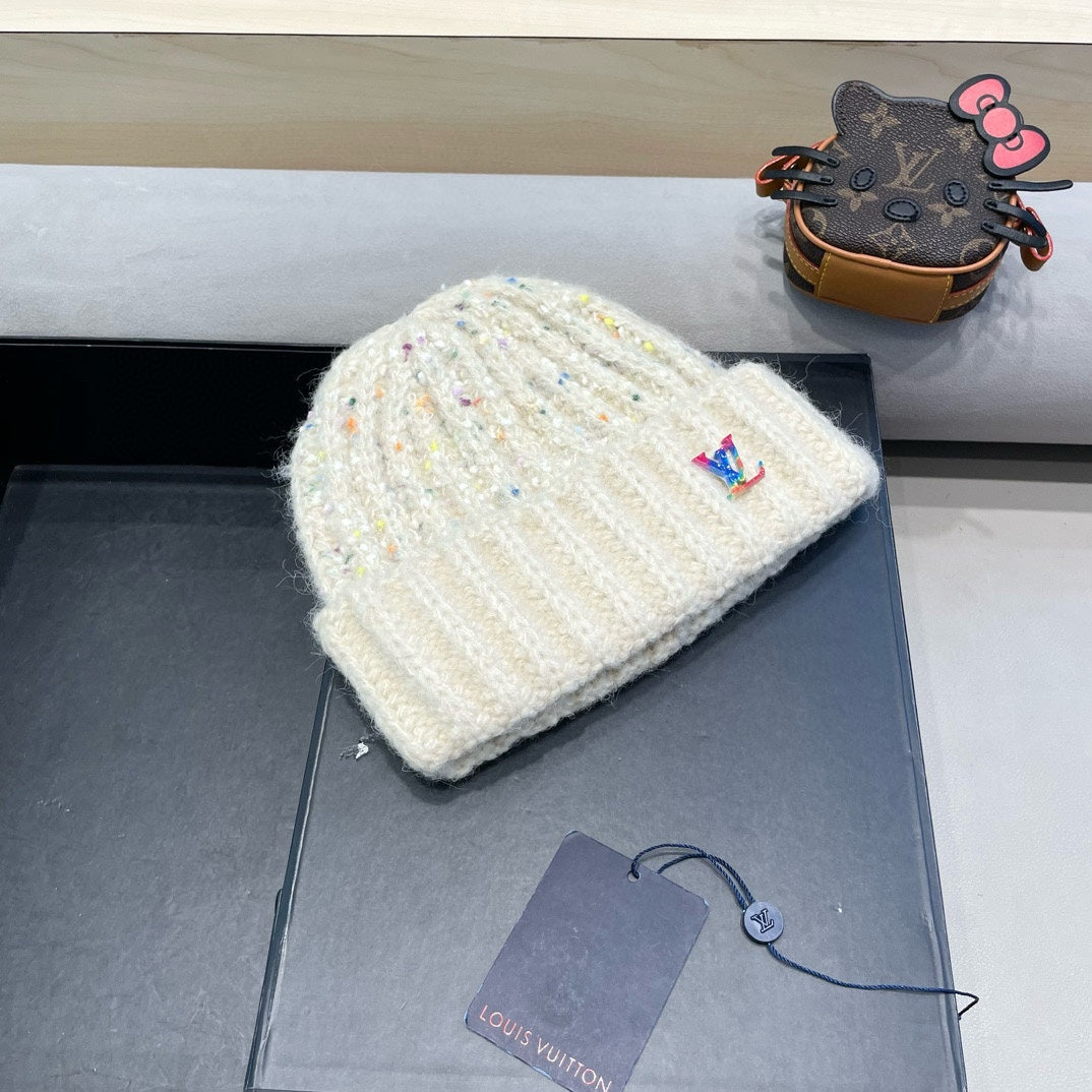 LOUIS VUITTON KNITTED BEANIE HAT IN WHITE WOOL 431620