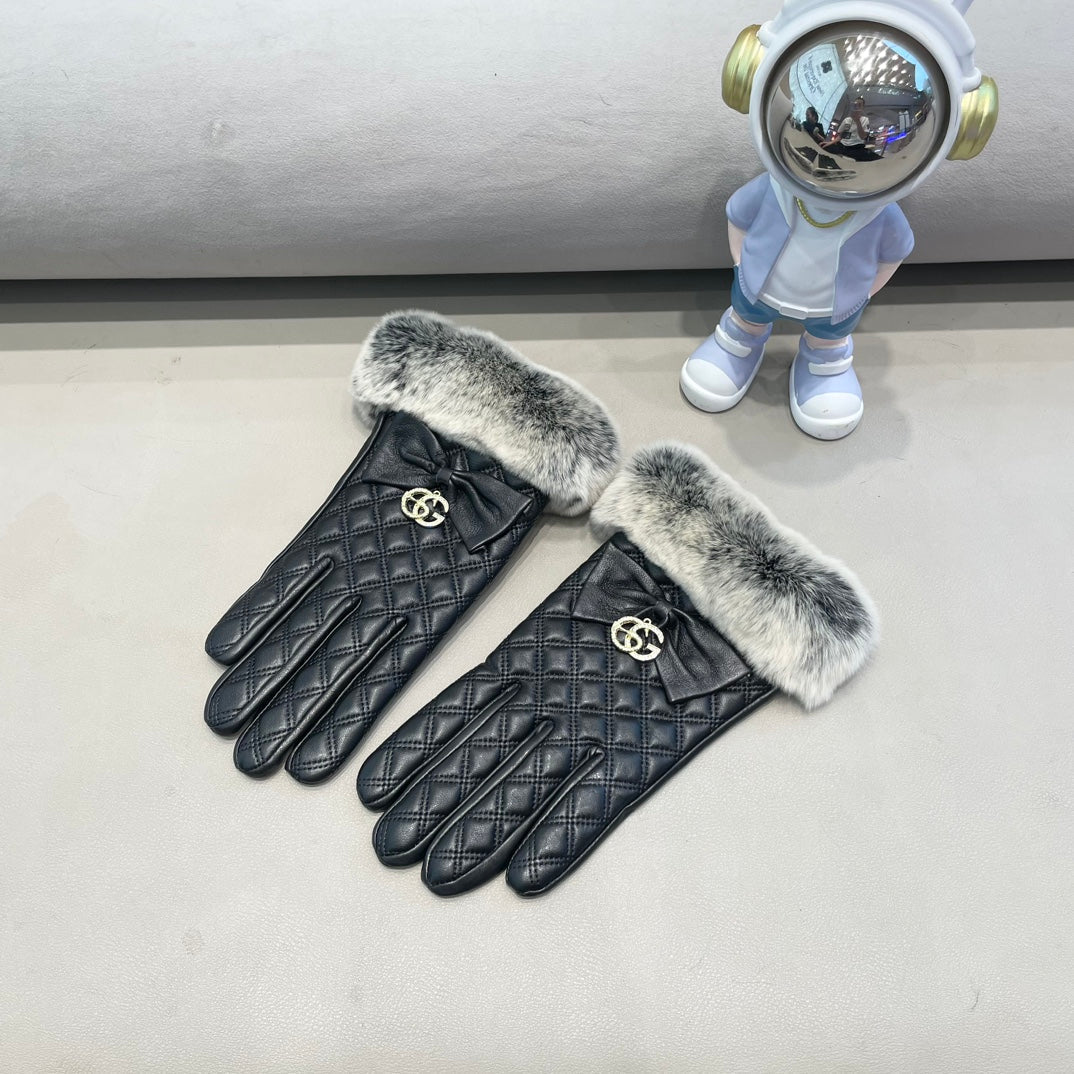 GUCCI GLOVES WITH BOW IN BLACK LAMBSKIN AND RABBIT FUR 432556