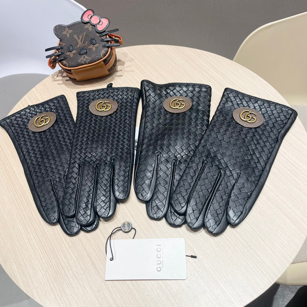 GUCCI COUPLE GLOVES IN BLACK LAMBSKIN 439093