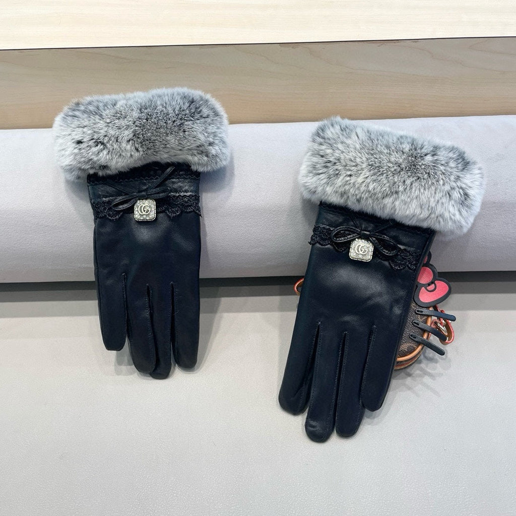 GUCCI TOUCHSCREEN GLOVES IN BLACK LAMBSKIN AND MINK FUR 460071