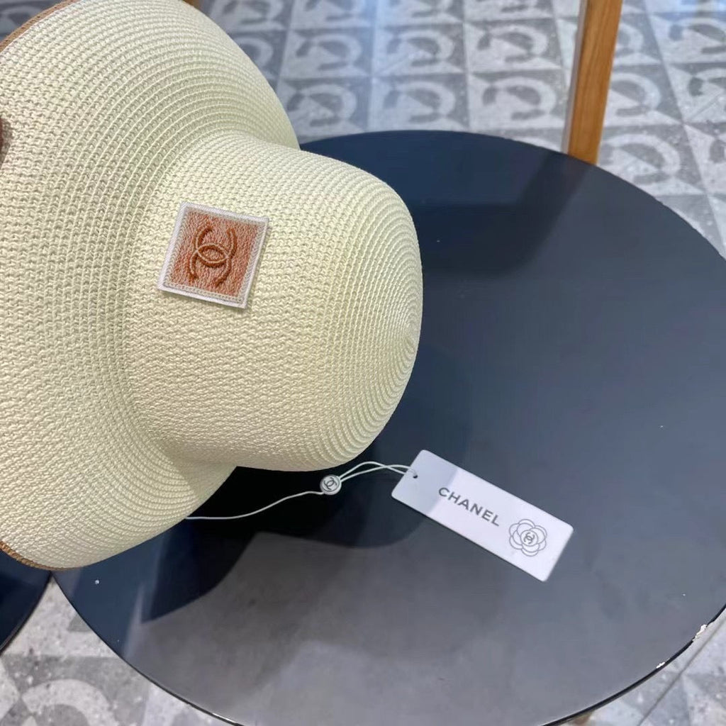 CHANEL STRAW CLOCHE HAT IVORY 672757