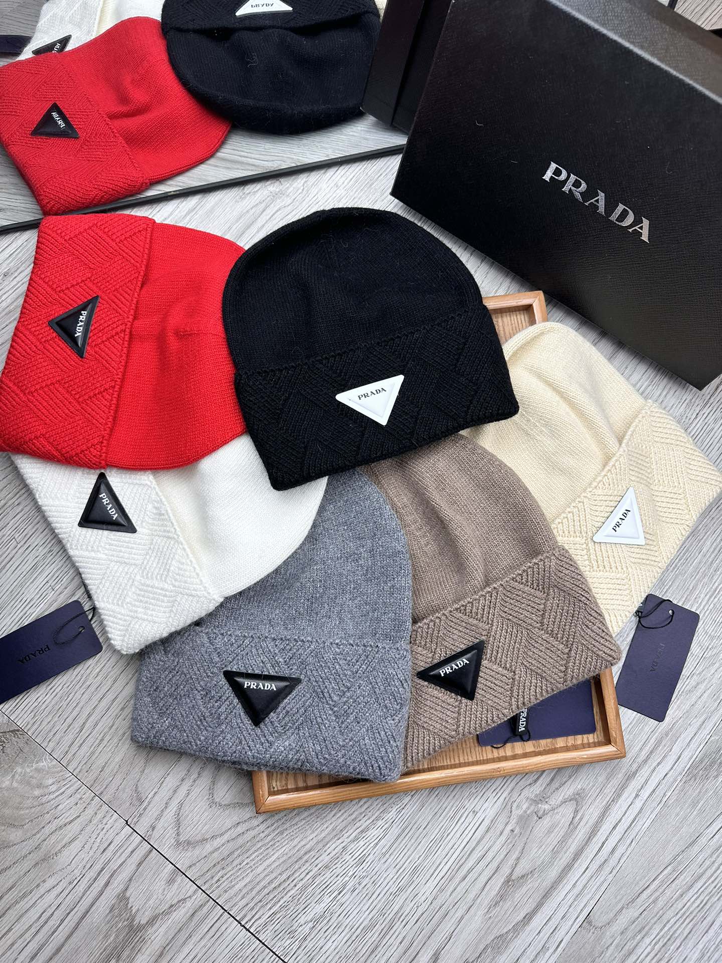 PRADA BEANIE HAT IN BISQUE BEIGE WOOL AND RABBIT FUR 342035