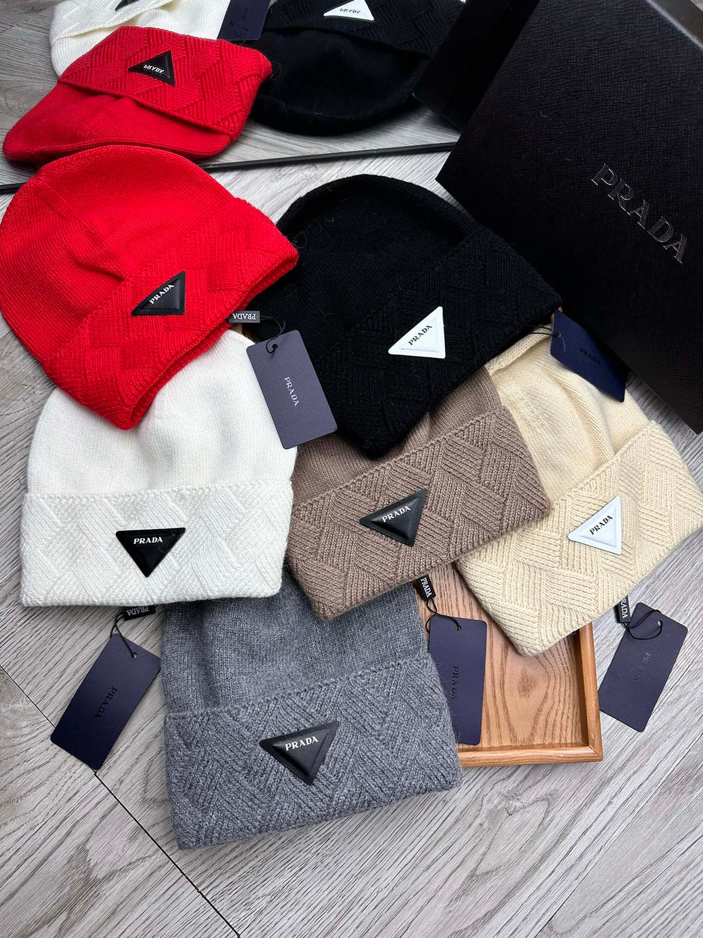 PRADA BEANIE HAT IN CHERRY RED WOOL AND RABBIT FUR 436398
