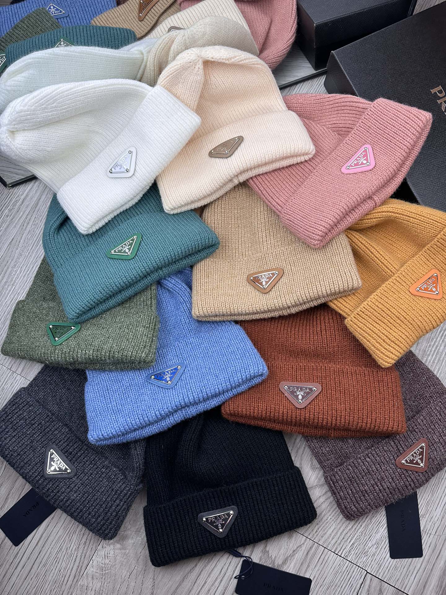PRADA BEANIE HAT IN WHITE WOOL 332394