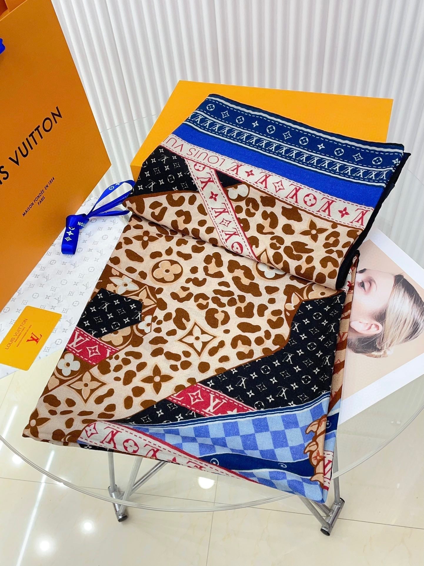 LOUIS VUITTON FELINE DUO 140 CM SQUARE SILK SCARF COLORFUL 398282