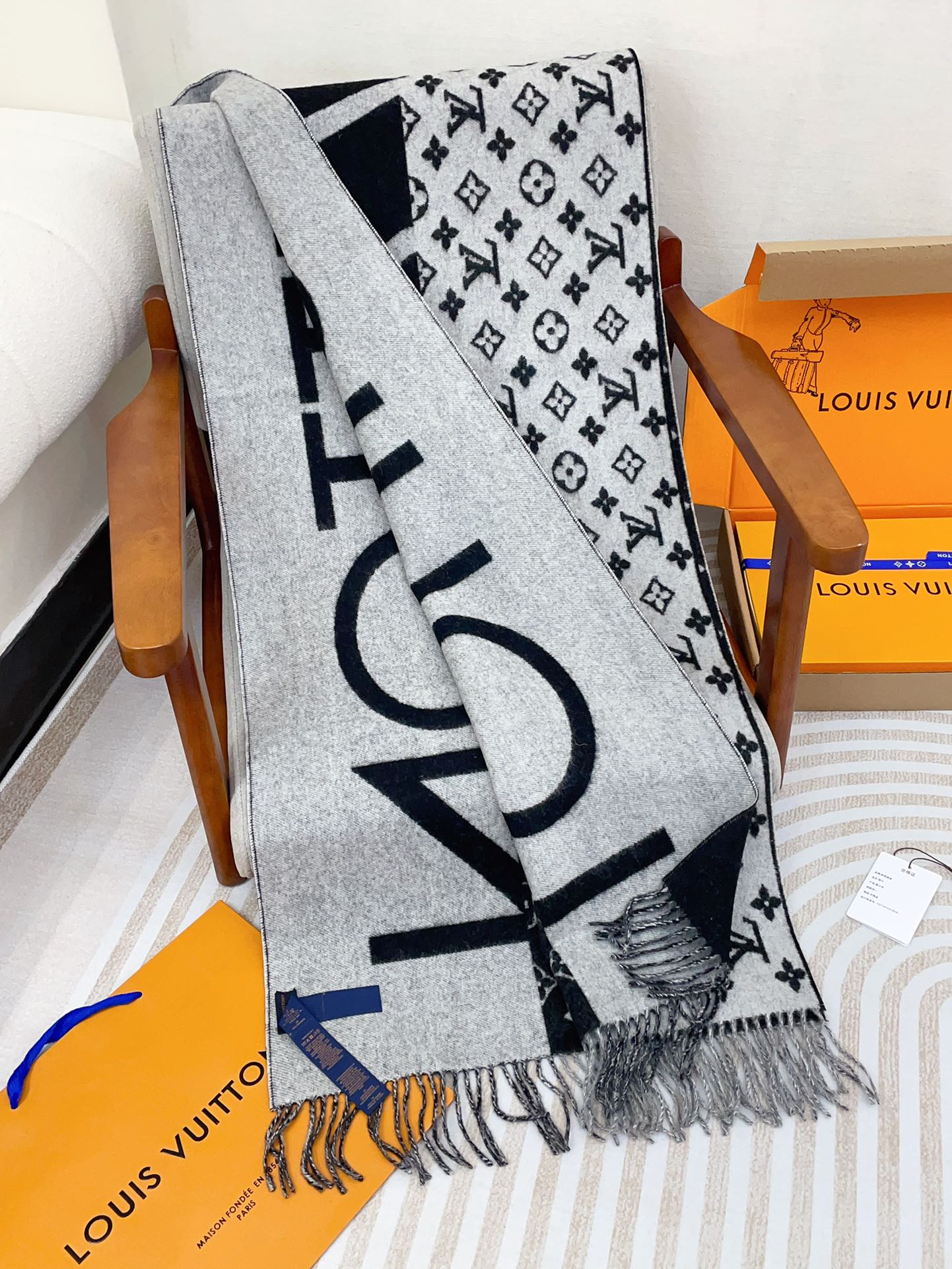 LOUIS VUITTON MONOGRAM SCARF 210 CM IN BLACK MIX WHITE CASHMERE 398283
