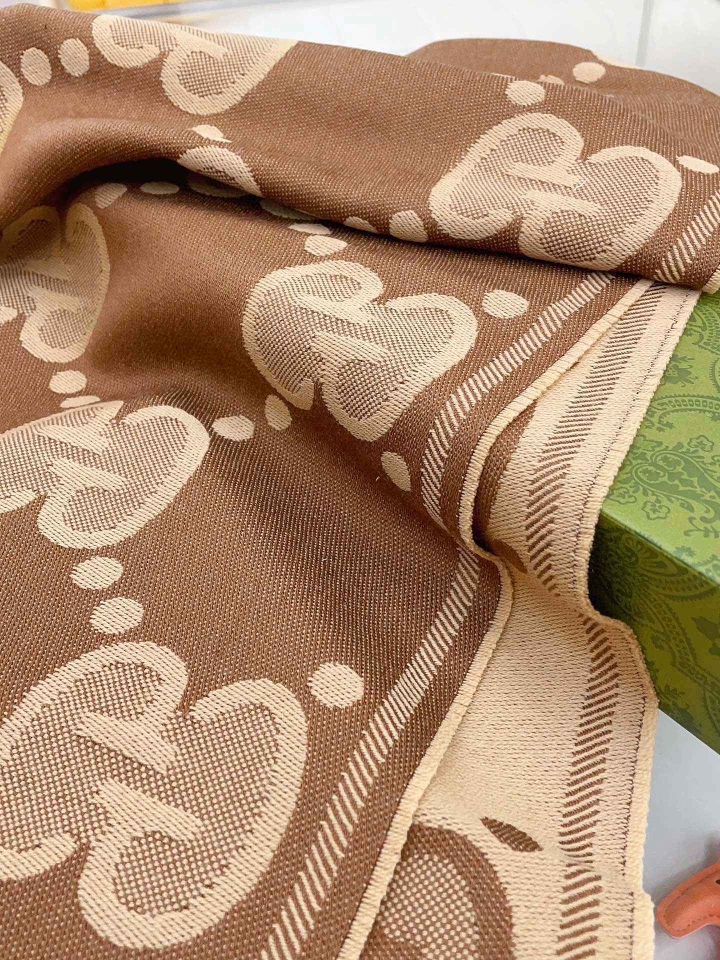 GUCCI DOUBLE-SIDED SCARF 200 CM IN COFFEE AND TAN BROWN WOOL AND SILK 398287