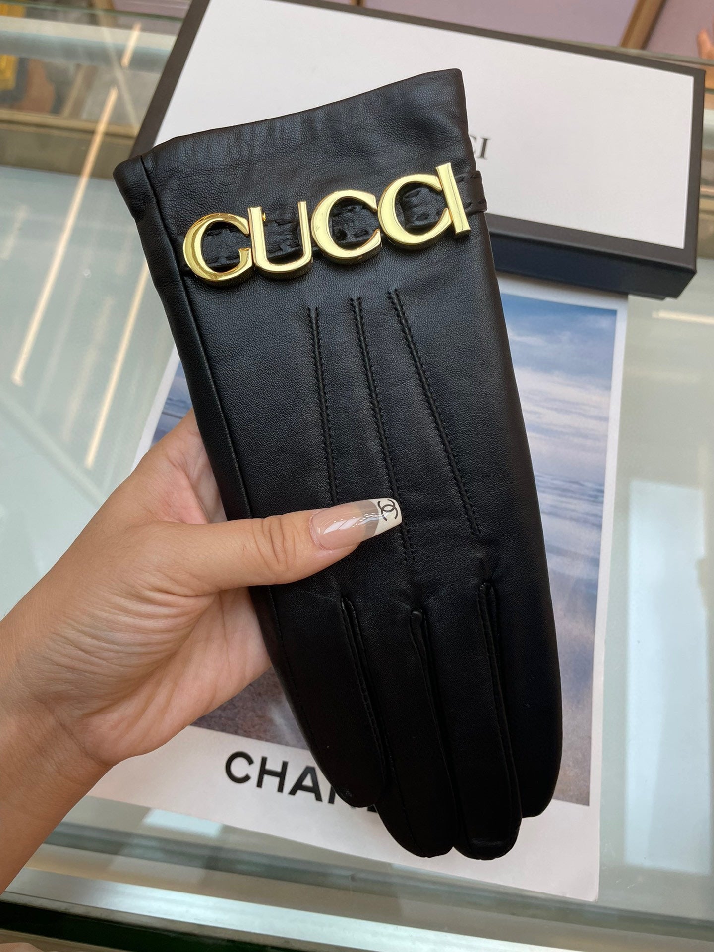 GUCCI EUROPEAN GLOVES IN BLACK LAMBSKIN WITH CASHMERE LINING 376727