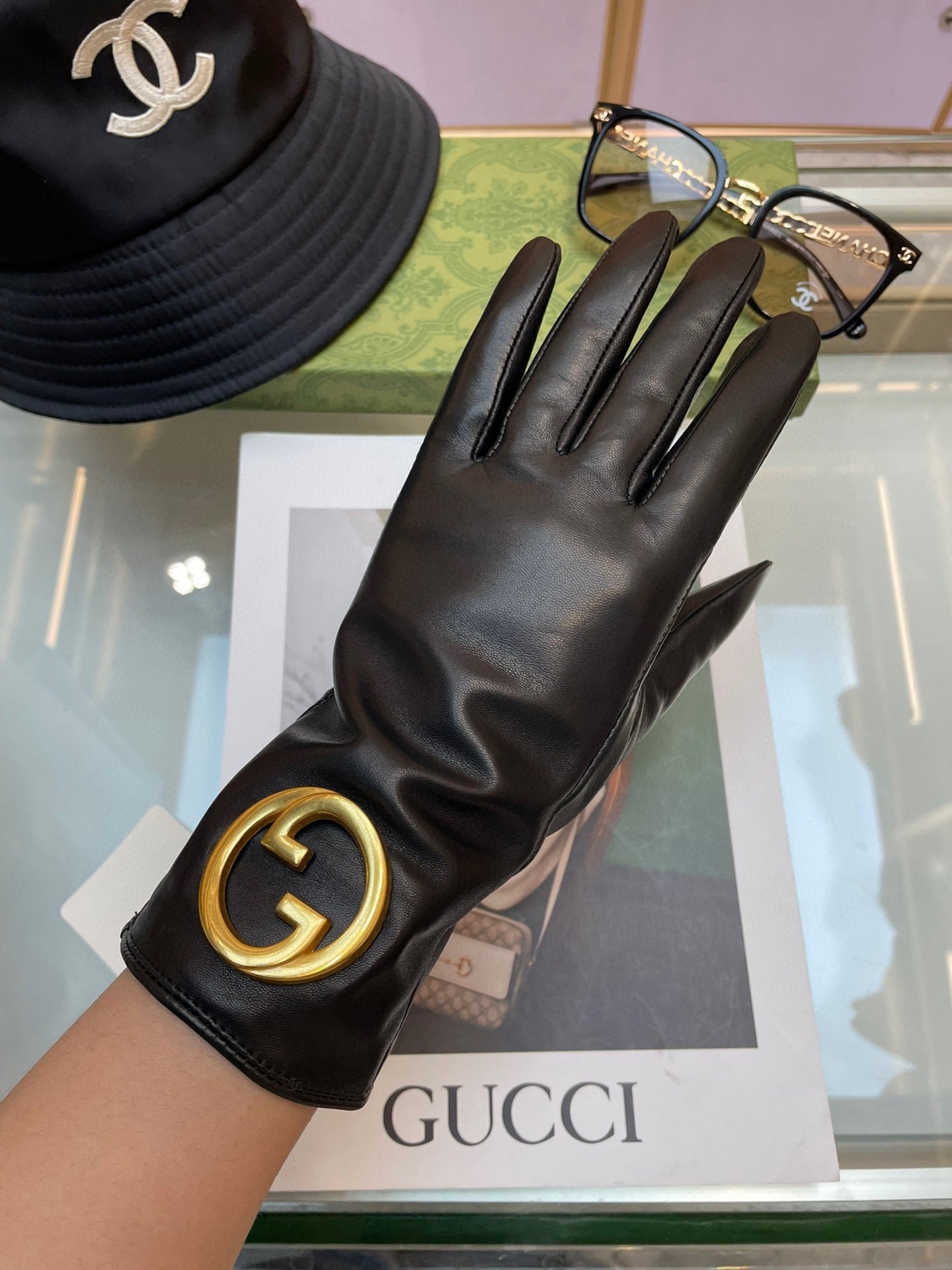 GUCCI GLOVES IN BLACK SHEEPSKIN WITH CASHMERE LINING 432595