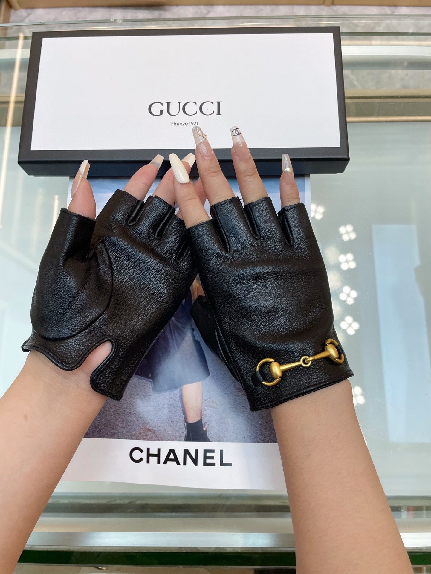 GUCCI FINGERLESS GLOVES WITH HORSEBIT IN BLACK LAMBSKIN 463853