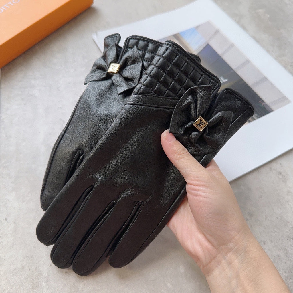 LOUIS VUITTON GLOVES IN BLACK LAMBSKIN 120197