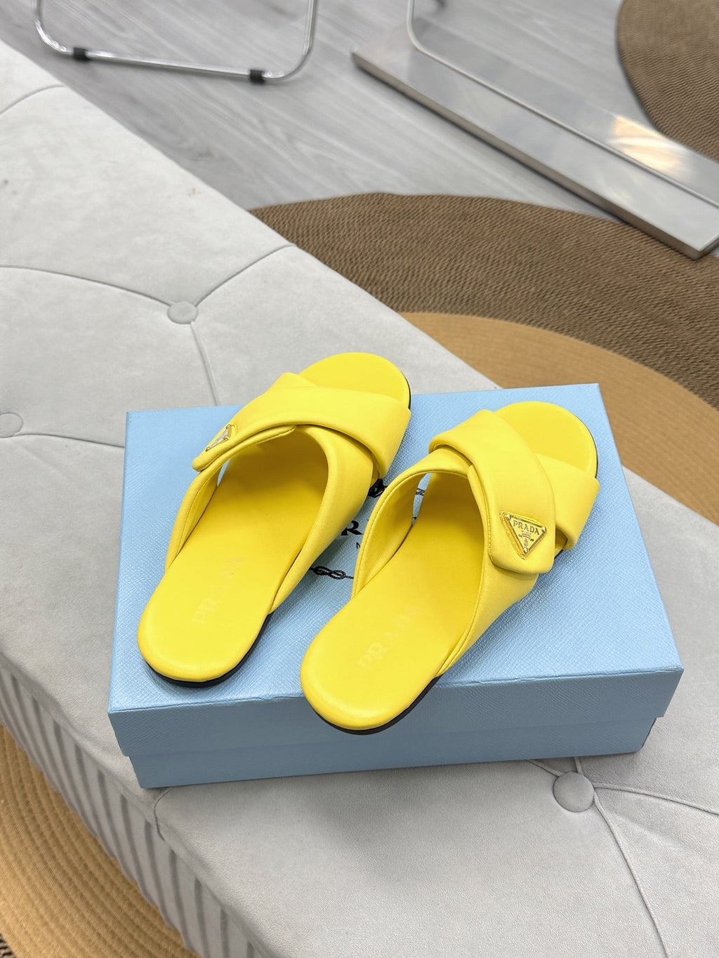 PRADA 25S SLIDE SANLS IN YELLOW CALFSKIN LOGO