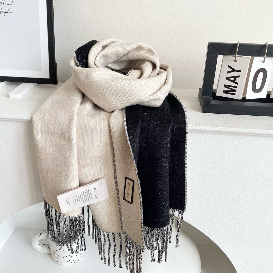 GUCCI SCARF 195 CM IN BLACK AND WHITE CASHMERE 401402