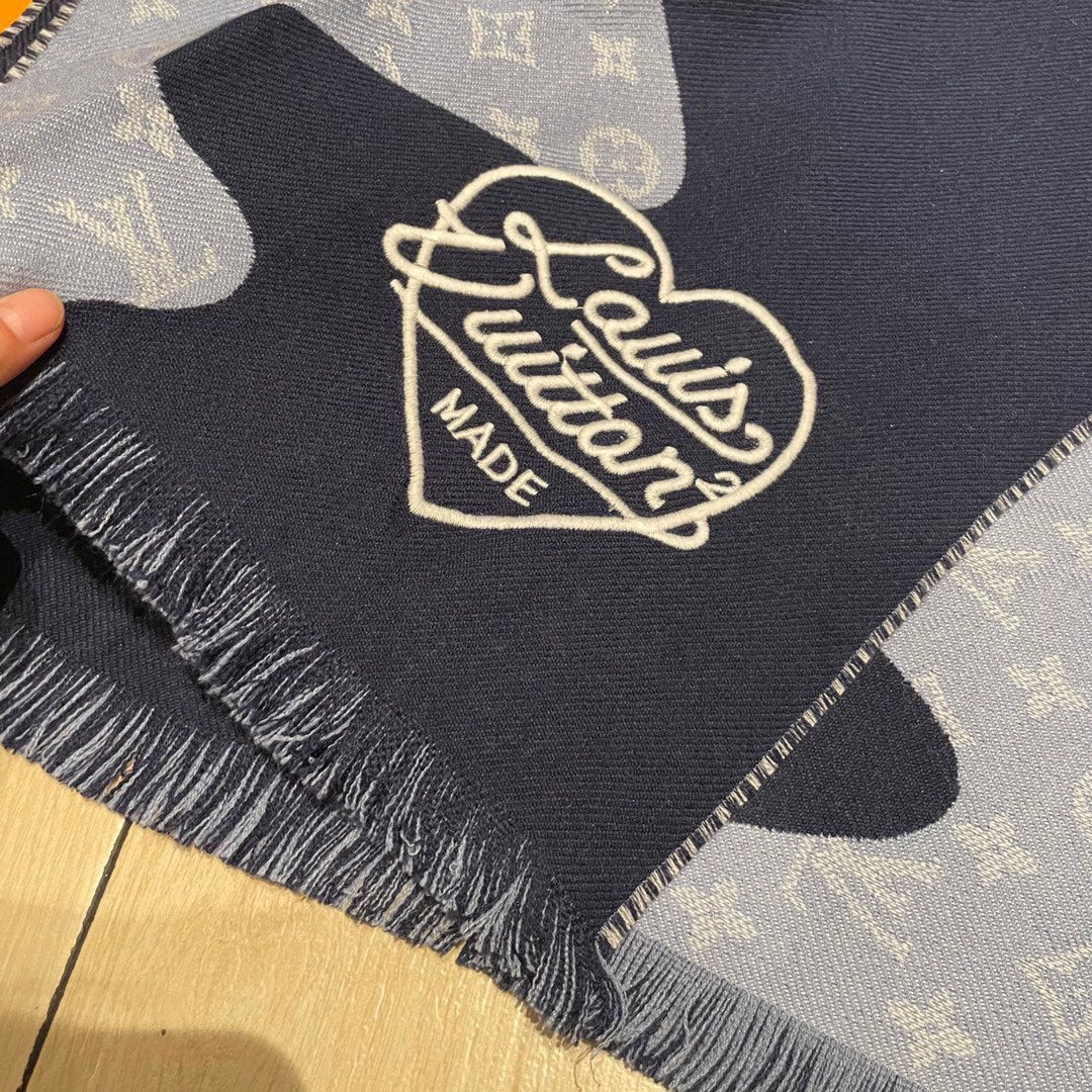 LOUIS VUITTON MONOGRAM DRIP 200 CM IN NAVY BLUE WOOL 391068