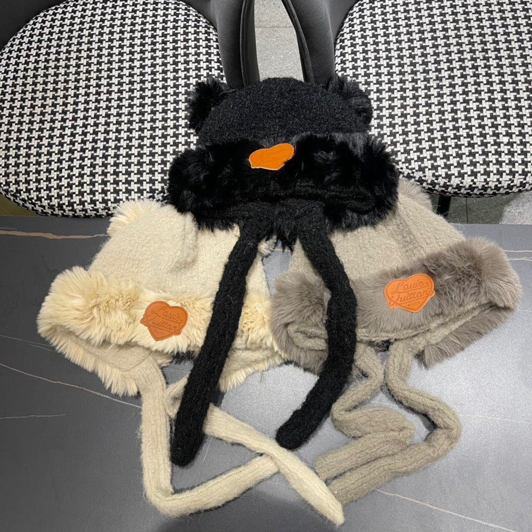 LOUIS VUITTON BEANIE HAT IN BLACK WOOL AND LAMB FUR 427792
