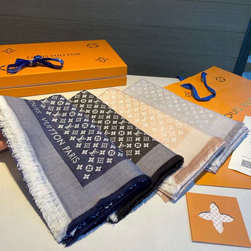 LOUIS VUITTON MONOGRAM SHINE SCARF 120 CM IN METALLIC BEIGE WOOL AND MULBERRY SILK 398197