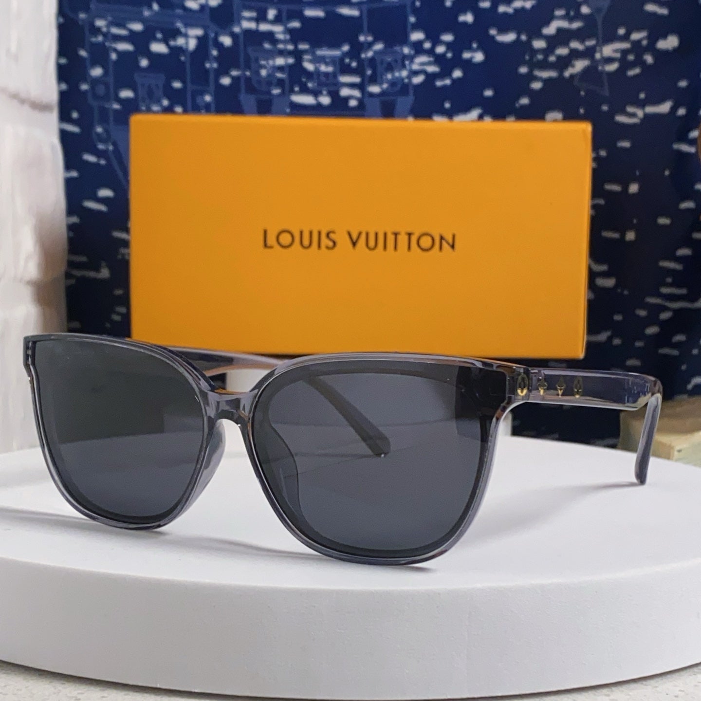 LOUIS VUITTON CAT EYE SUNGLASSES 571649 IN GREY CLEAR ACETATE