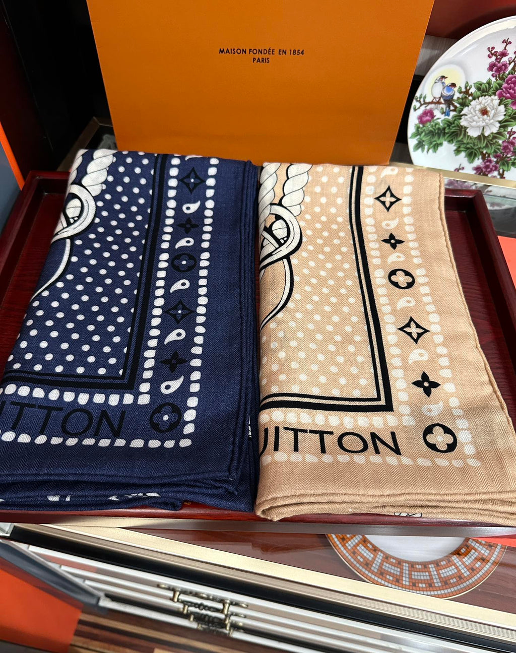 LOUIS VUITTON SAILOR BANDANA SQUARE IN BISQUE BEIGE SILK SCARF 140 CM