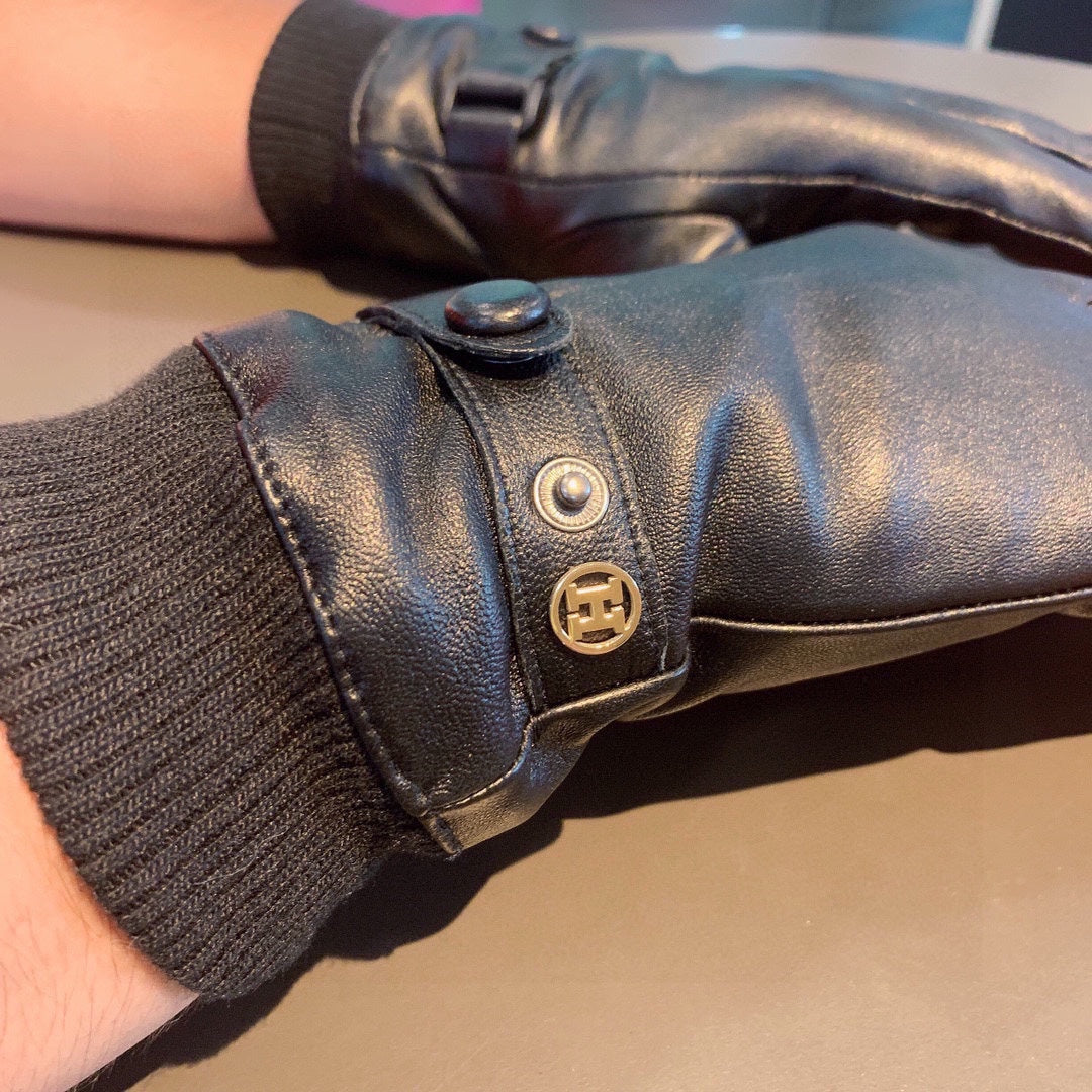 HERMES GLOVES IN BLACK SHEEPSKIN AND WOOL 112362