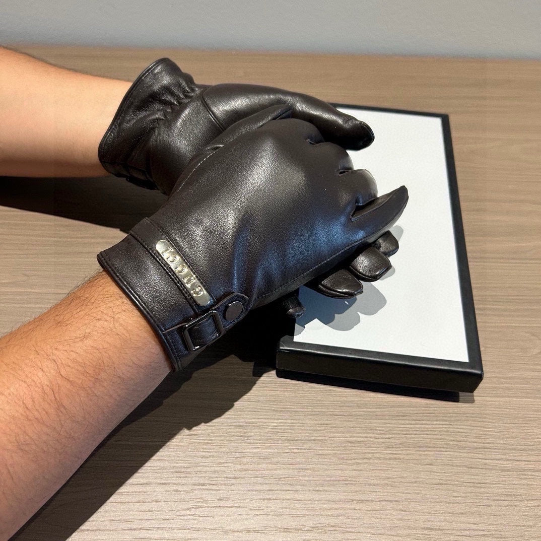 GUCCI TOUCHSCREEN GLOVES IN BLACK LAMBSKIN 440503
