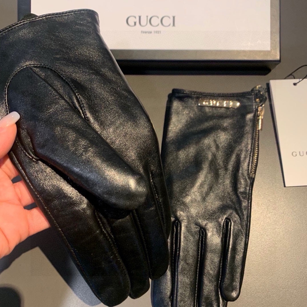 GUCCI TOUCHSCREEN GLOVES WITH SIDE ZIPPER IN BLACK LAMBSKIN 456311