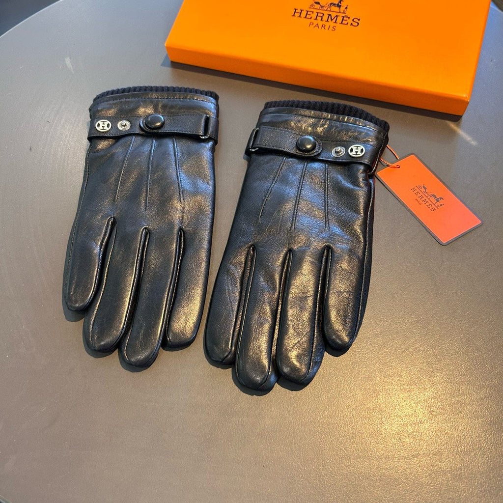 HERMES GLOVES WITH BUTTON IN BLACK SHEEPSKIN 456347
