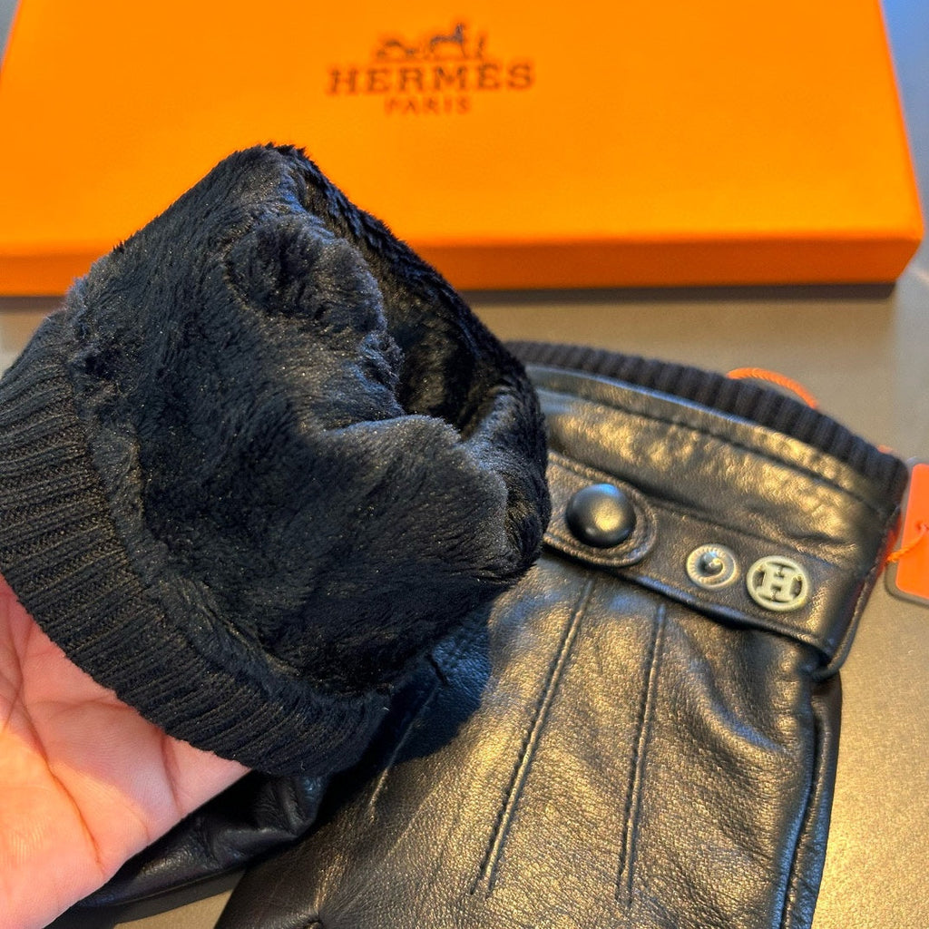 HERMES GLOVES WITH BUTTON IN BLACK SHEEPSKIN 456347
