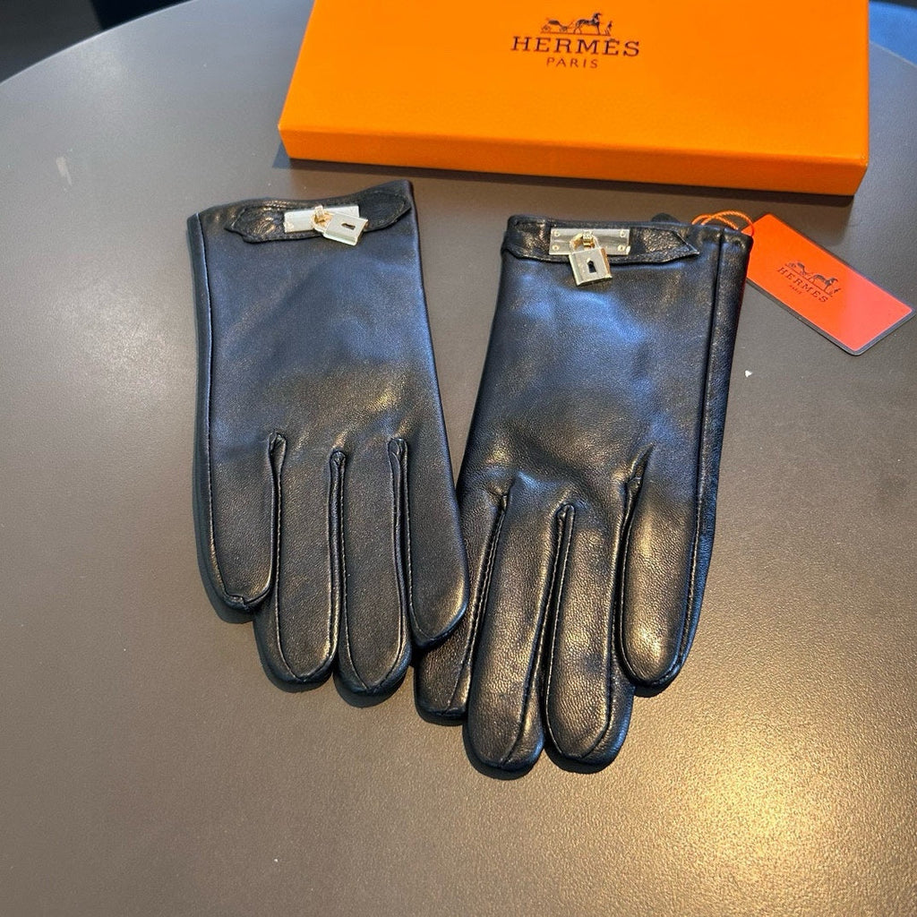 HERMES GLOVES WITH LOCK HARDWARE IN BLACK LAMBSKIN 463858