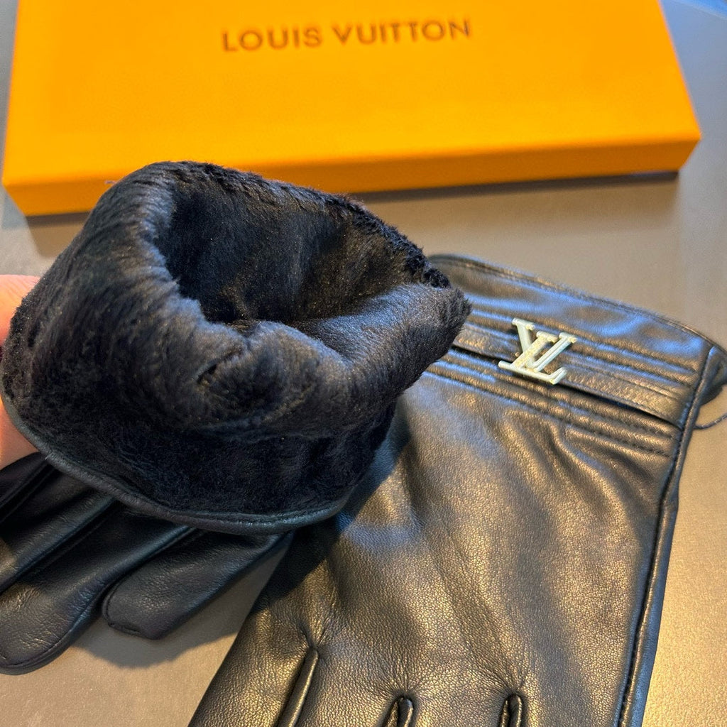 LOUIS VUITTON GLOVES IN BLACK LAMBSKIN WITH GOLD LOGO 465010