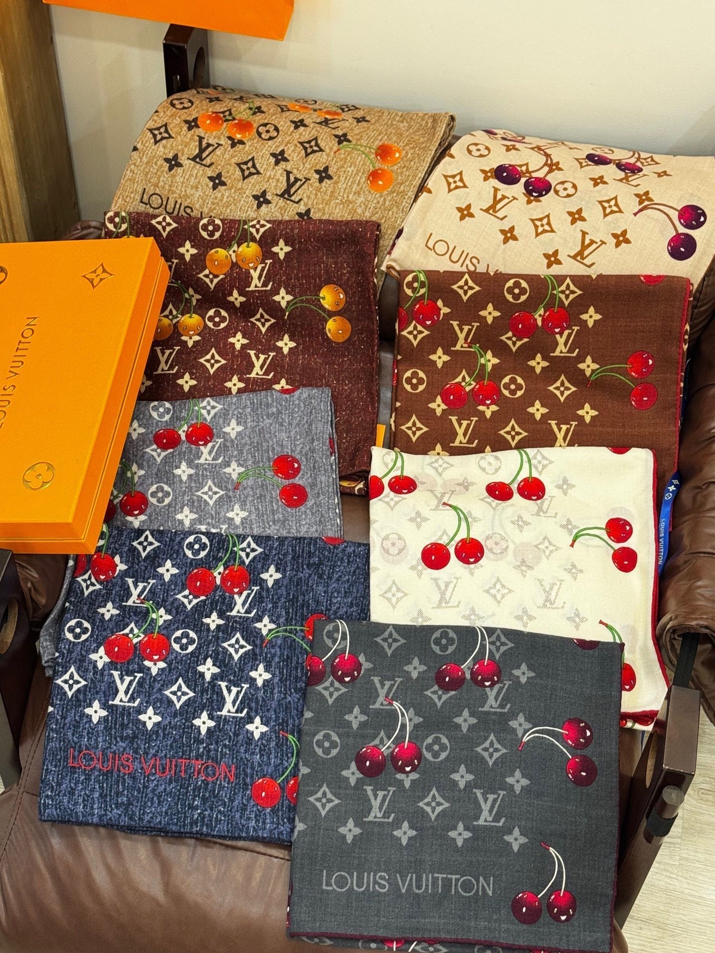 LOUIS VUITTON LV SCARF 140 CM IN SILK-CASHMERE BLEND 737267