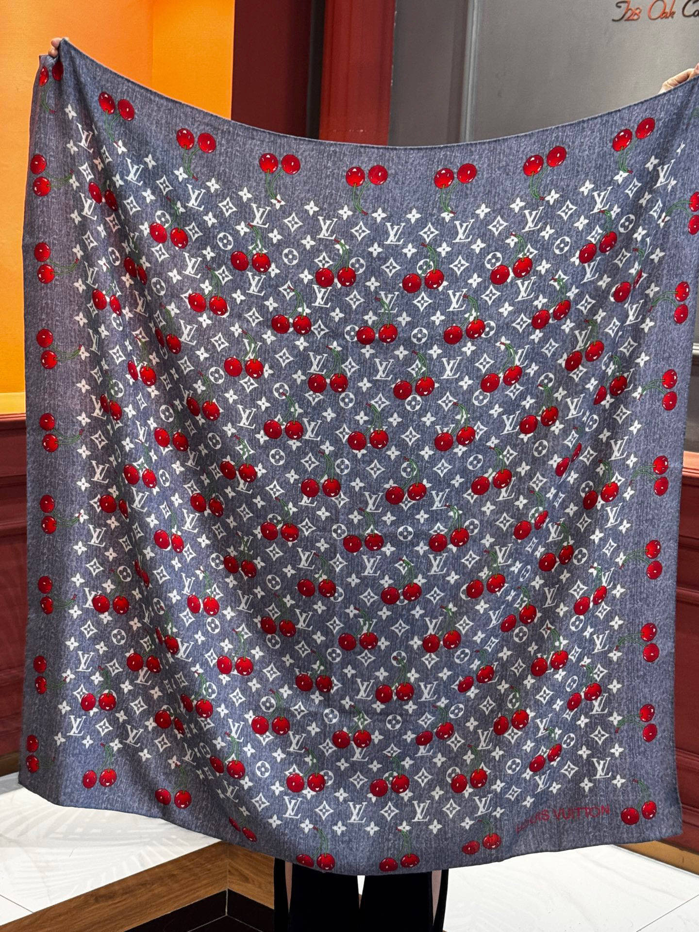 LOUIS VUITTON LV SCARF 140 CM IN SILK-CASHMERE BLEND 737270
