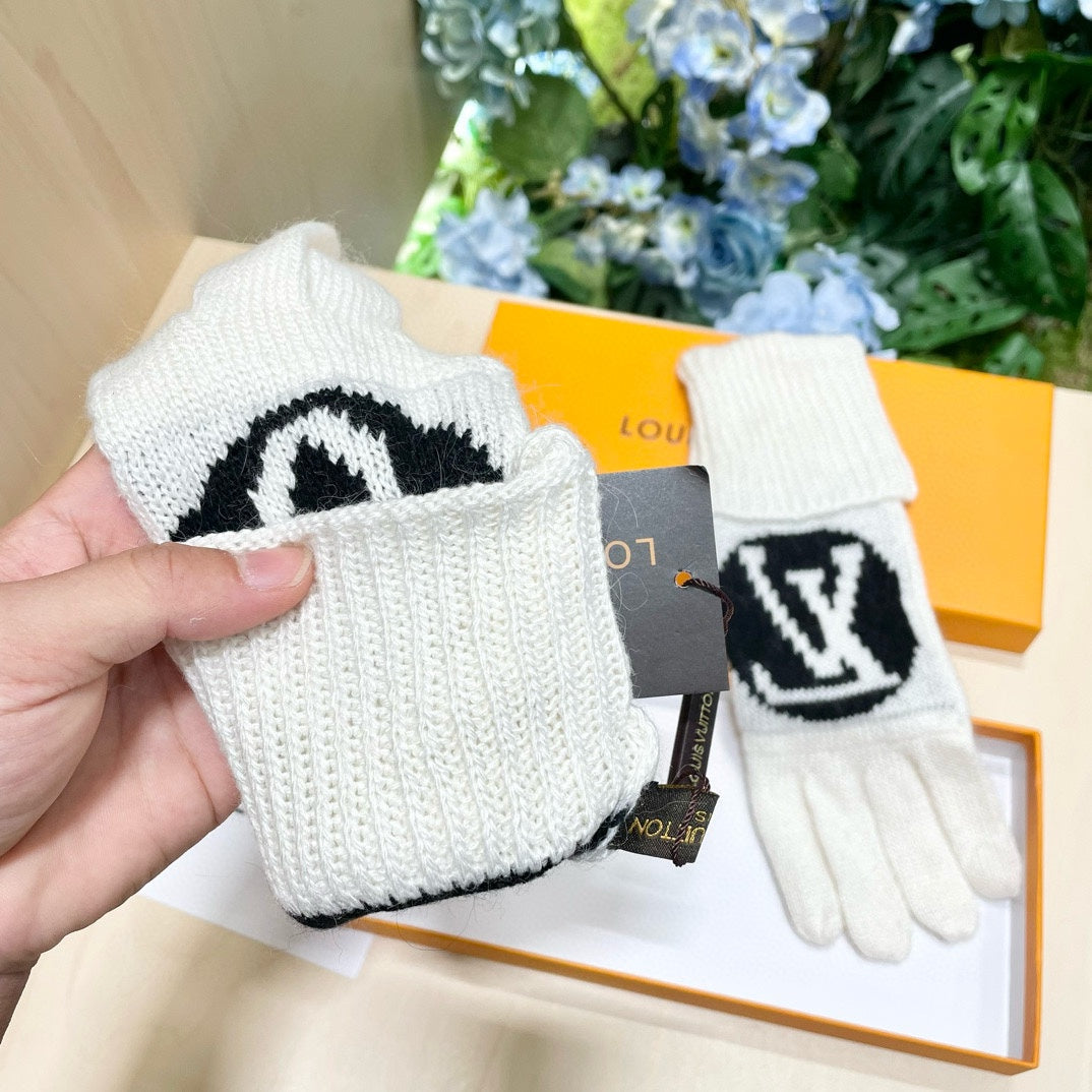 LOUIS VUITTON LV GLOVES IN WHITE MIX BLACK WOOL 464989