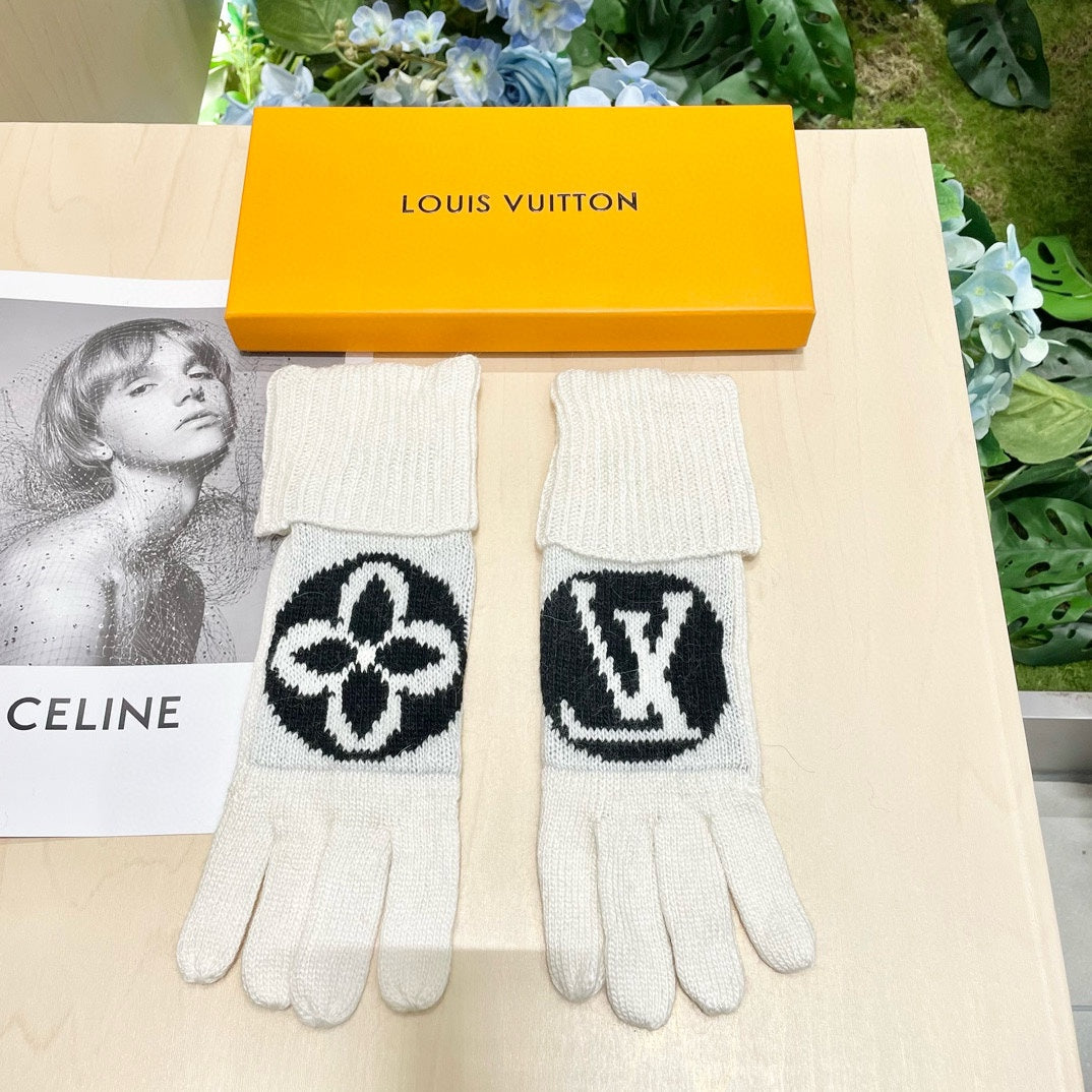 LOUIS VUITTON LV GLOVES IN WHITE MIX BLACK WOOL 464989